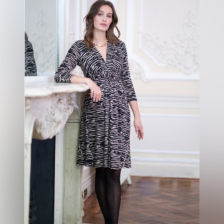 Seraphine Maternity Knot Front Dress Womens Size 6 Animal Print Long Sleeves